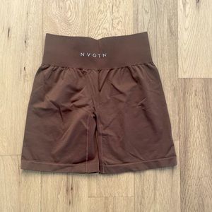 NVGTN - Solid Seamless Shorts - Caramel - S